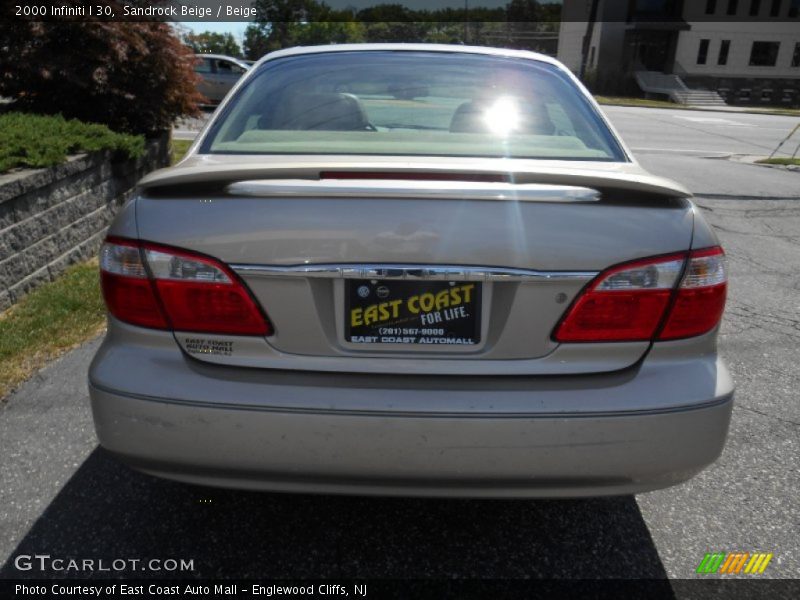 Sandrock Beige / Beige 2000 Infiniti I 30