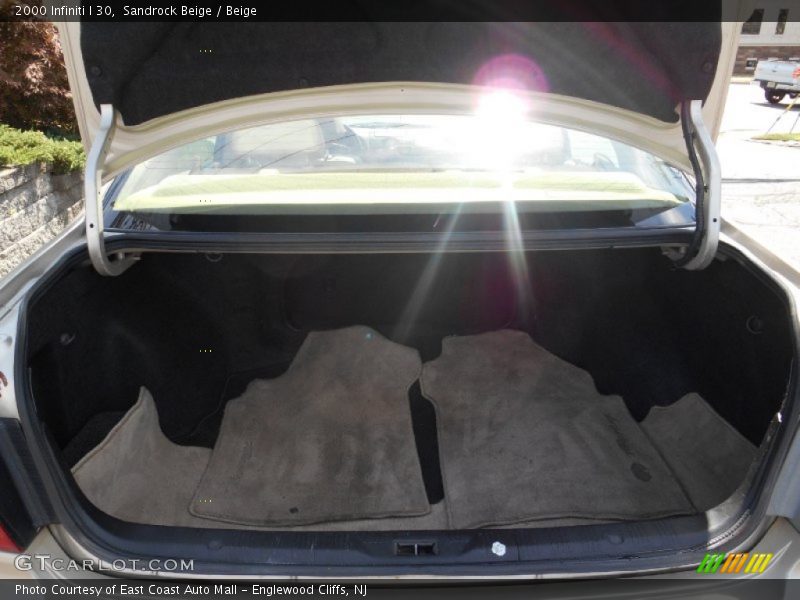 Sandrock Beige / Beige 2000 Infiniti I 30