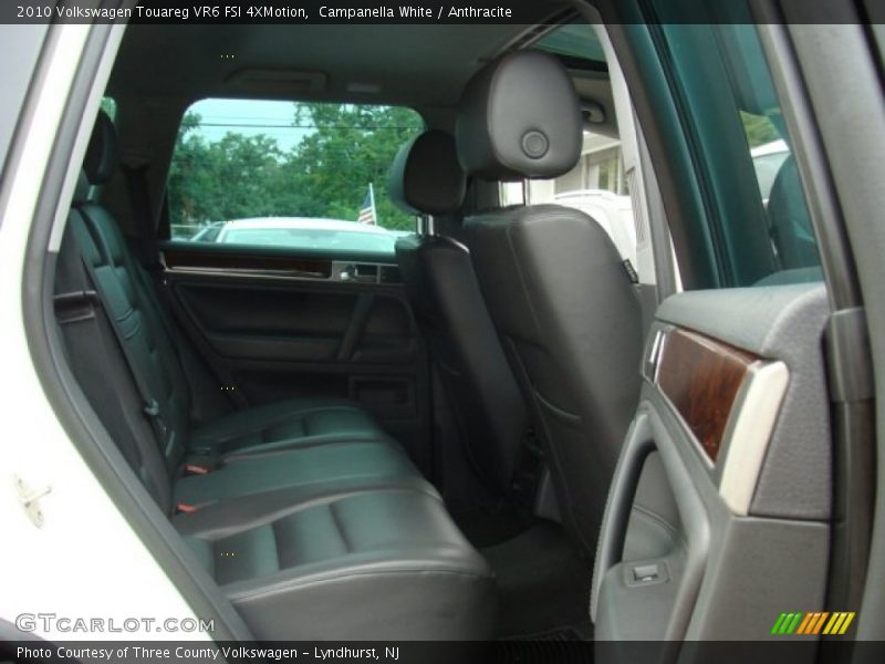 Campanella White / Anthracite 2010 Volkswagen Touareg VR6 FSI 4XMotion