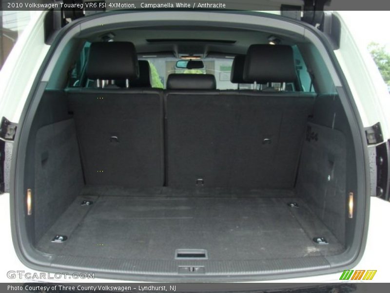 Campanella White / Anthracite 2010 Volkswagen Touareg VR6 FSI 4XMotion