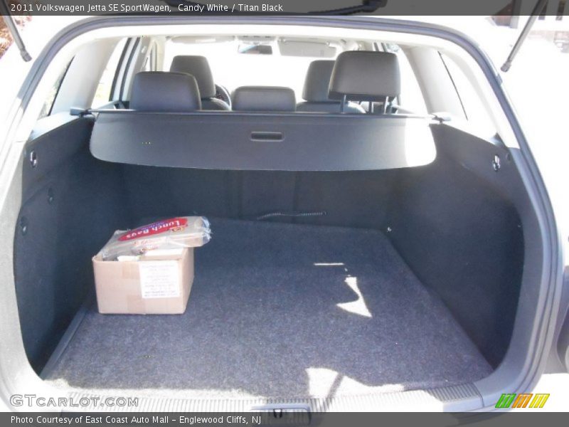 Candy White / Titan Black 2011 Volkswagen Jetta SE SportWagen