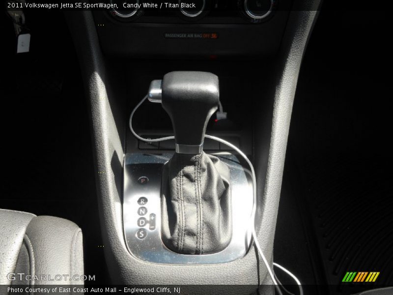Candy White / Titan Black 2011 Volkswagen Jetta SE SportWagen