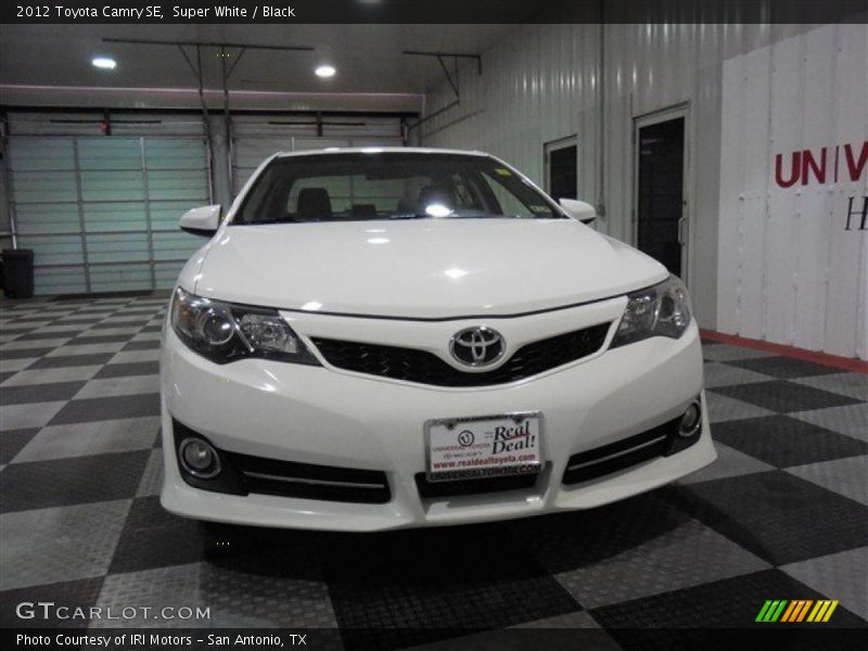Super White / Black 2012 Toyota Camry SE