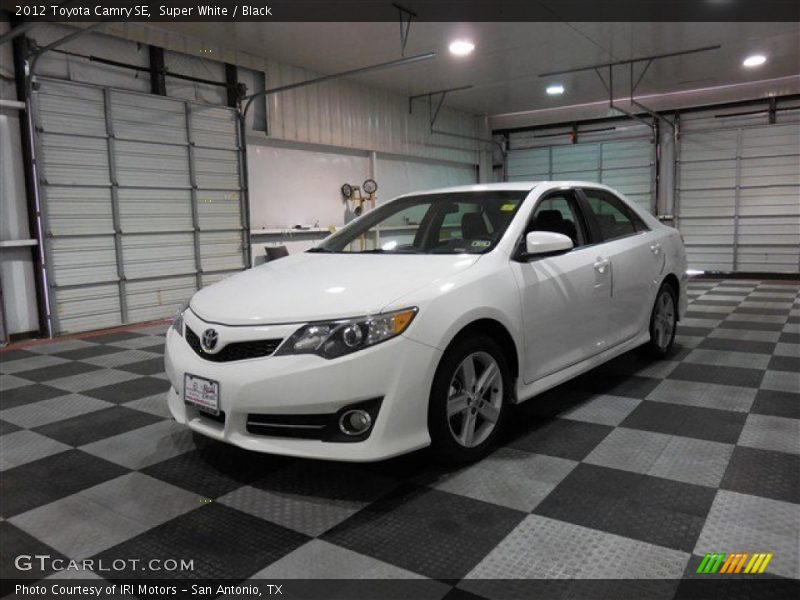 Super White / Black 2012 Toyota Camry SE