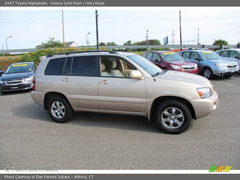 Sonora Gold Pearl / Ivory Beige 2007 Toyota Highlander