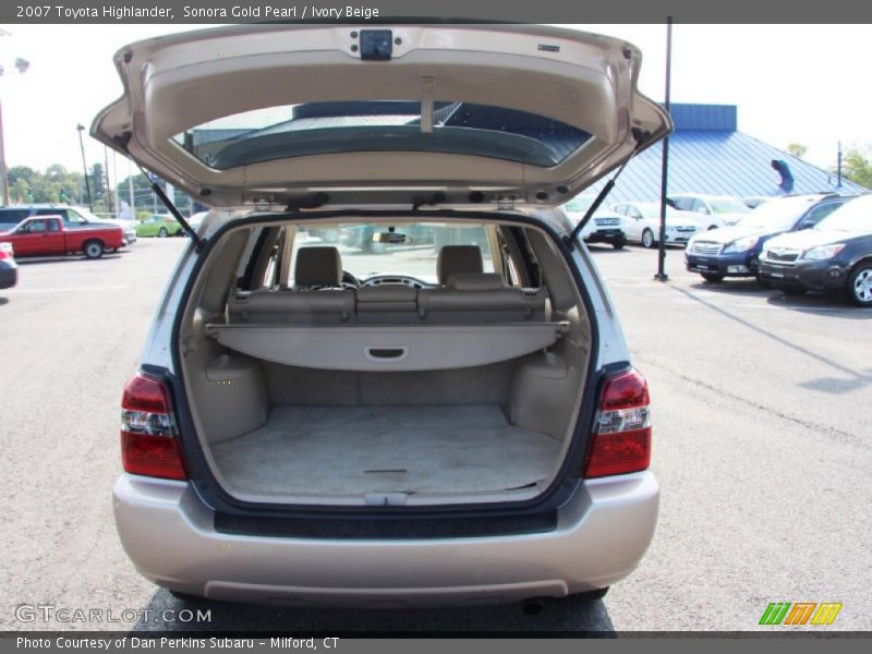 Sonora Gold Pearl / Ivory Beige 2007 Toyota Highlander