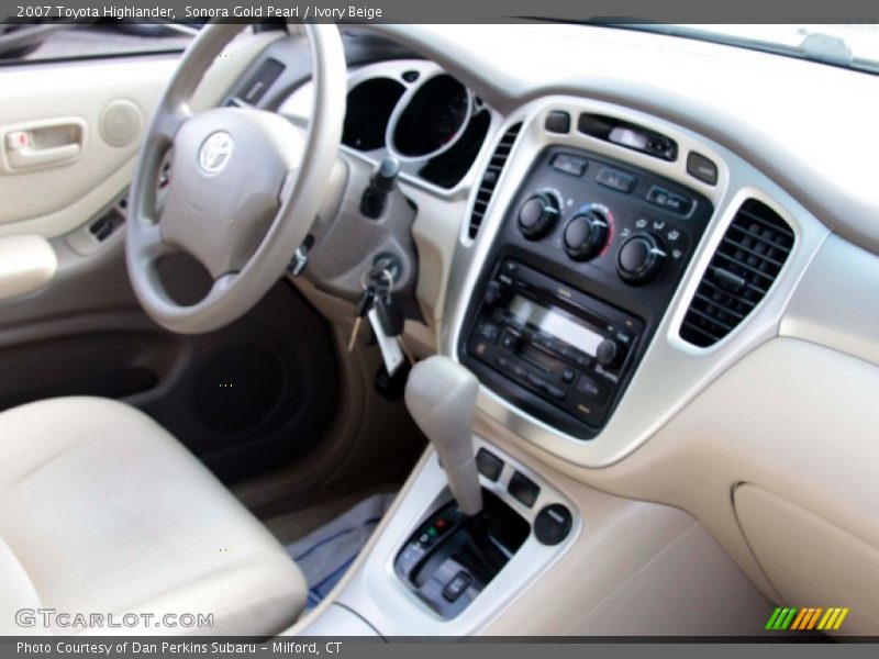 Sonora Gold Pearl / Ivory Beige 2007 Toyota Highlander