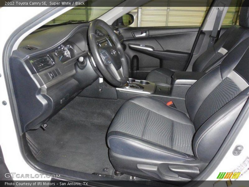 Super White / Black 2012 Toyota Camry SE