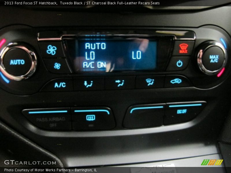 Tuxedo Black / ST Charcoal Black Full-Leather Recaro Seats 2013 Ford Focus ST Hatchback
