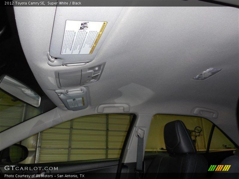Super White / Black 2012 Toyota Camry SE