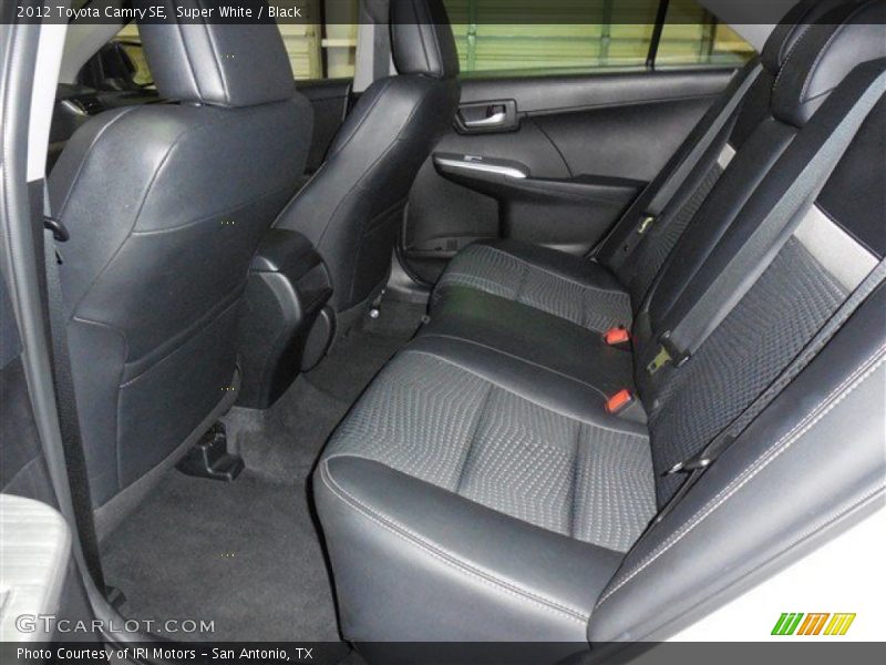 Super White / Black 2012 Toyota Camry SE