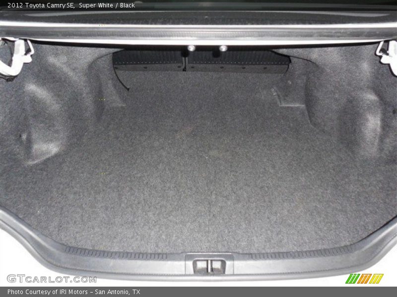 Super White / Black 2012 Toyota Camry SE
