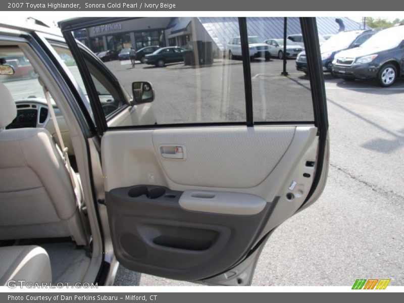 Sonora Gold Pearl / Ivory Beige 2007 Toyota Highlander