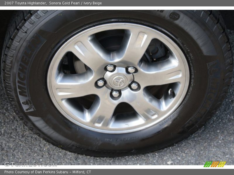 Sonora Gold Pearl / Ivory Beige 2007 Toyota Highlander