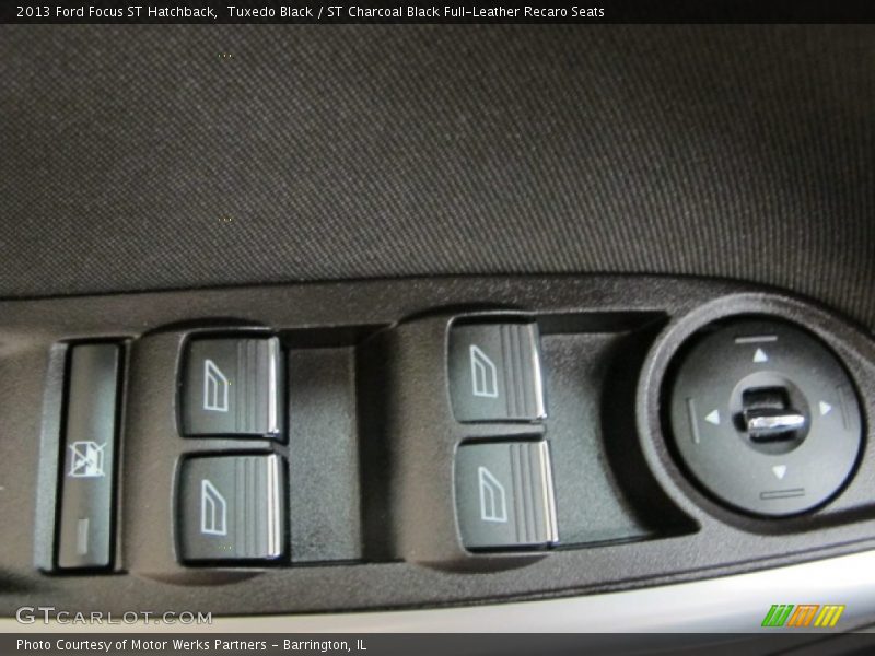 Tuxedo Black / ST Charcoal Black Full-Leather Recaro Seats 2013 Ford Focus ST Hatchback