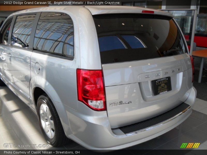Bright Silver Metallic / Black/Light Graystone 2012 Dodge Grand Caravan SE