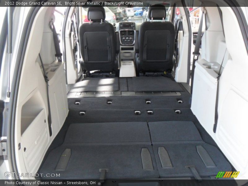 Bright Silver Metallic / Black/Light Graystone 2012 Dodge Grand Caravan SE