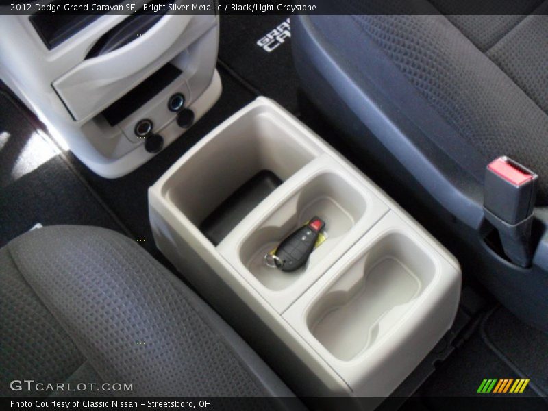 Bright Silver Metallic / Black/Light Graystone 2012 Dodge Grand Caravan SE