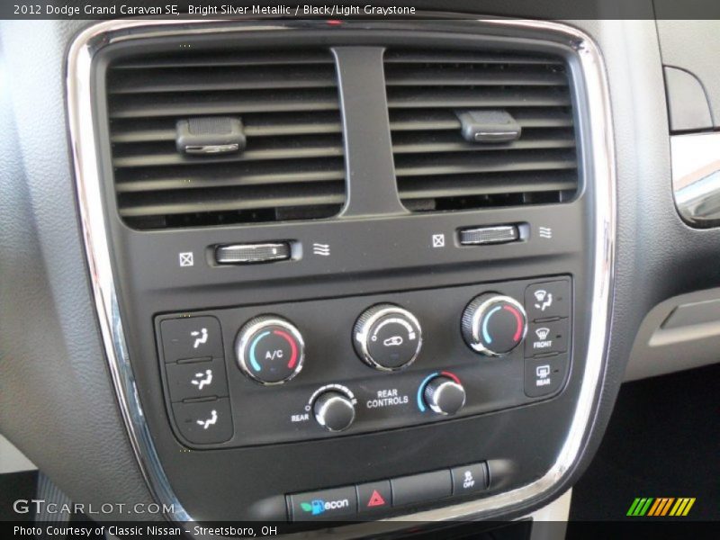 Bright Silver Metallic / Black/Light Graystone 2012 Dodge Grand Caravan SE