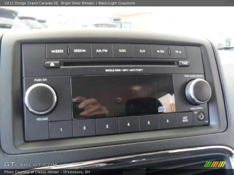 Bright Silver Metallic / Black/Light Graystone 2012 Dodge Grand Caravan SE