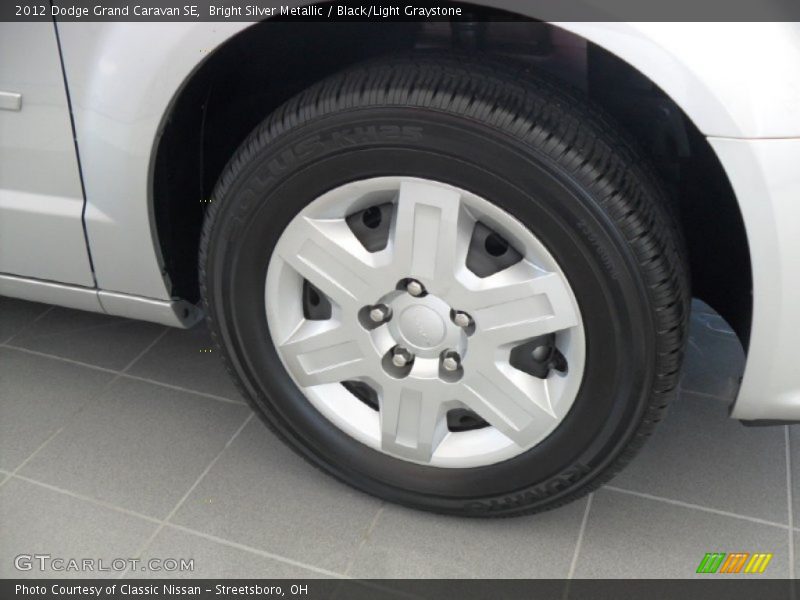Bright Silver Metallic / Black/Light Graystone 2012 Dodge Grand Caravan SE