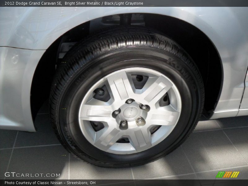 Bright Silver Metallic / Black/Light Graystone 2012 Dodge Grand Caravan SE