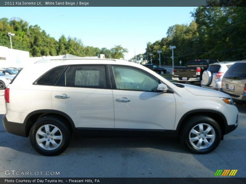 White Sand Beige / Beige 2011 Kia Sorento LX