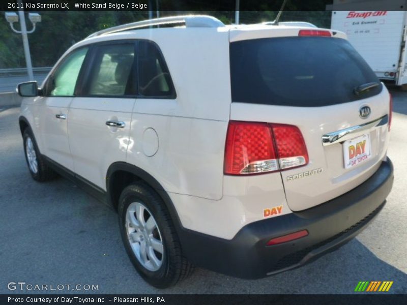 White Sand Beige / Beige 2011 Kia Sorento LX