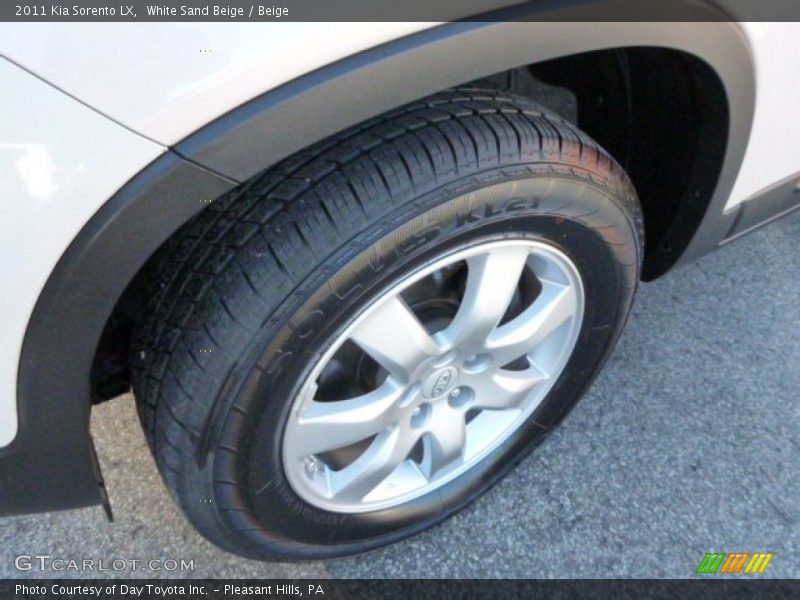 White Sand Beige / Beige 2011 Kia Sorento LX