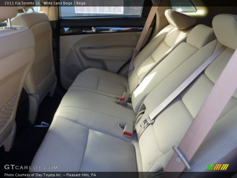 White Sand Beige / Beige 2011 Kia Sorento LX