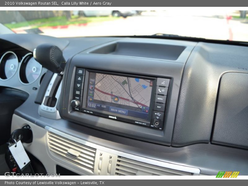Calla Lilly White / Aero Gray 2010 Volkswagen Routan SEL