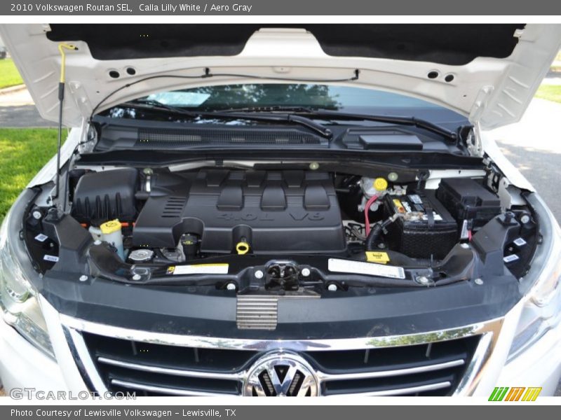Calla Lilly White / Aero Gray 2010 Volkswagen Routan SEL