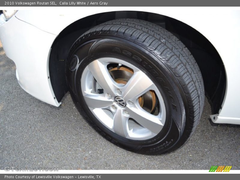 Calla Lilly White / Aero Gray 2010 Volkswagen Routan SEL