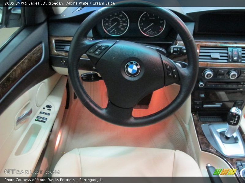 Alpine White / Cream Beige 2009 BMW 5 Series 535xi Sedan