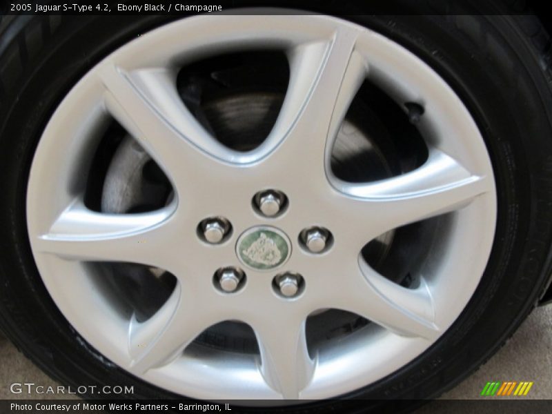 Ebony Black / Champagne 2005 Jaguar S-Type 4.2