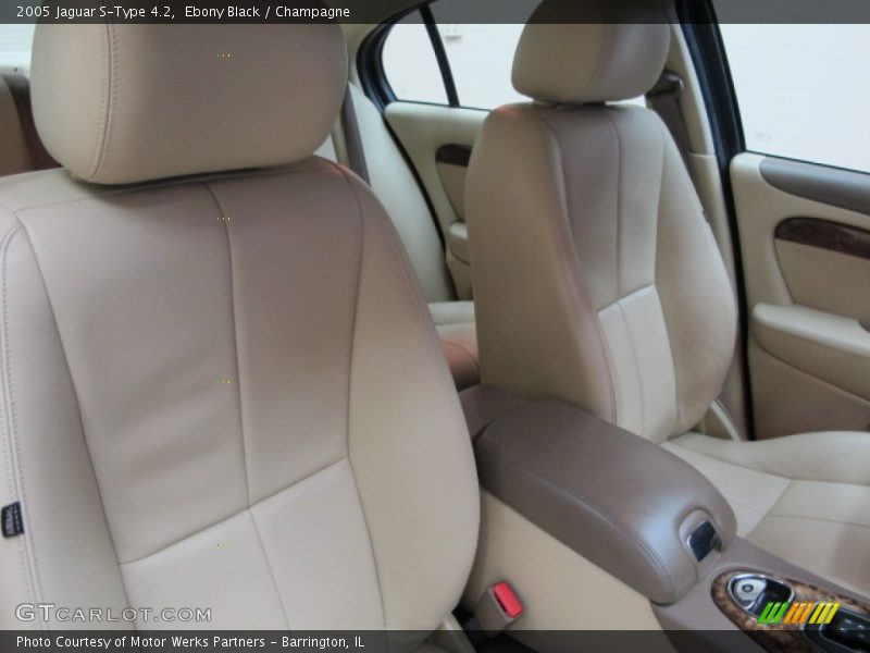 Ebony Black / Champagne 2005 Jaguar S-Type 4.2