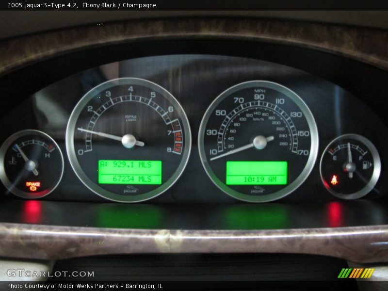 Ebony Black / Champagne 2005 Jaguar S-Type 4.2