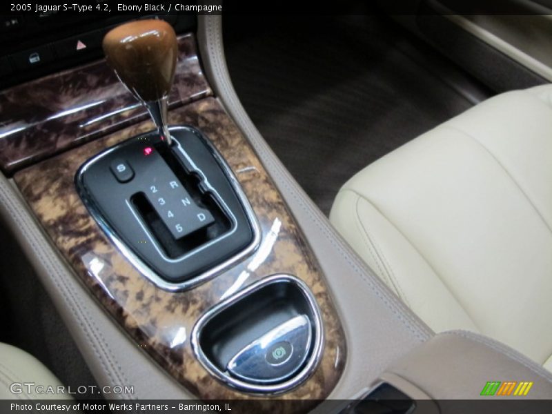 Ebony Black / Champagne 2005 Jaguar S-Type 4.2