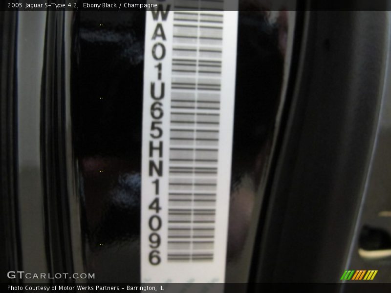 Ebony Black / Champagne 2005 Jaguar S-Type 4.2
