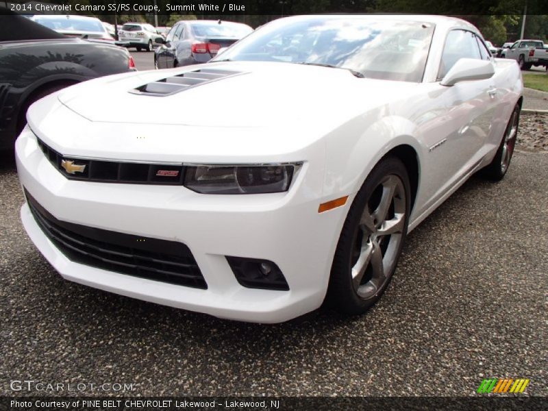 Front 3/4 View of 2014 Camaro SS/RS Coupe