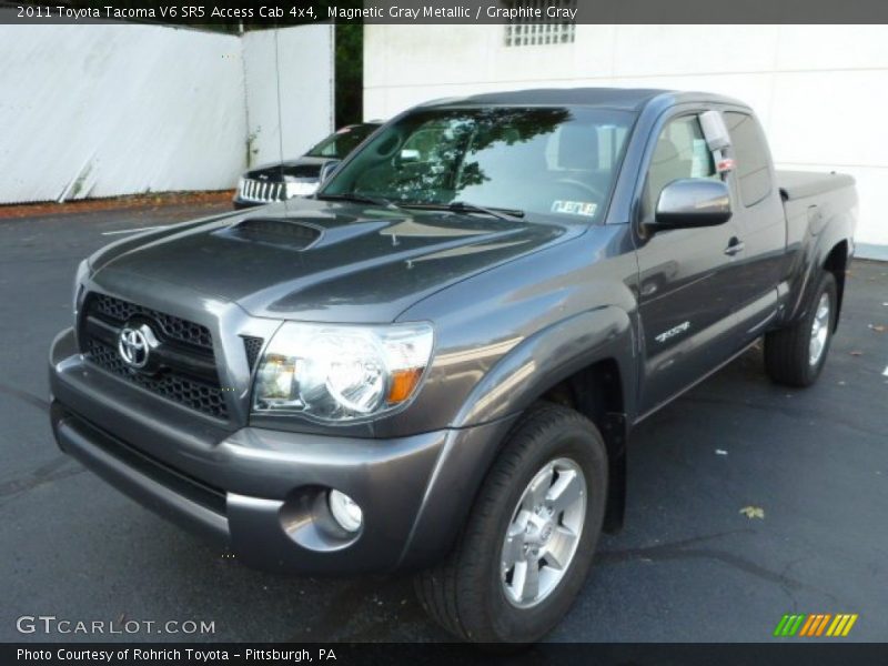Magnetic Gray Metallic / Graphite Gray 2011 Toyota Tacoma V6 SR5 Access Cab 4x4