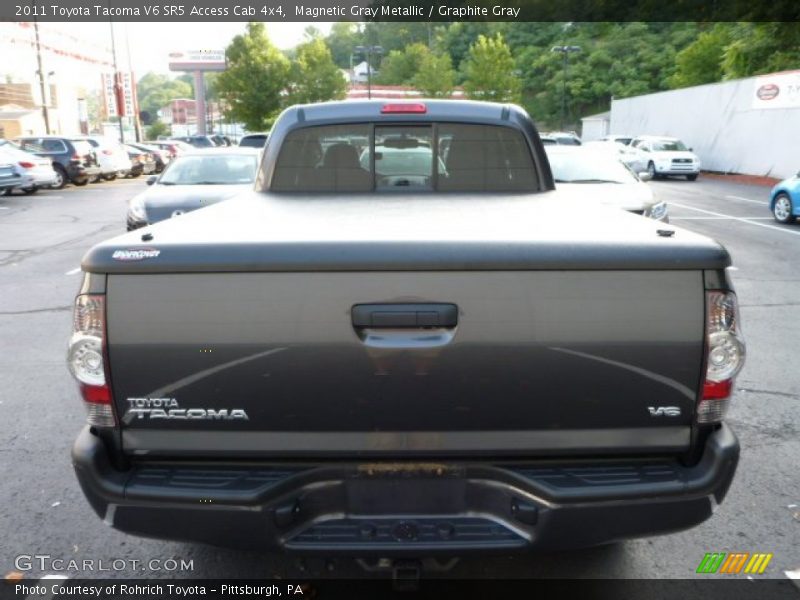 Magnetic Gray Metallic / Graphite Gray 2011 Toyota Tacoma V6 SR5 Access Cab 4x4