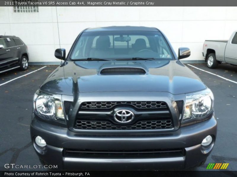 Magnetic Gray Metallic / Graphite Gray 2011 Toyota Tacoma V6 SR5 Access Cab 4x4
