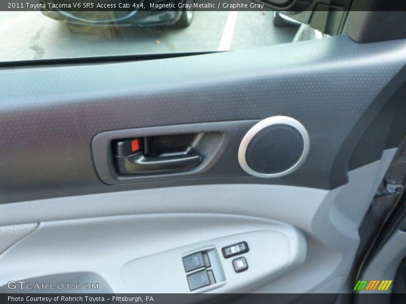 Magnetic Gray Metallic / Graphite Gray 2011 Toyota Tacoma V6 SR5 Access Cab 4x4