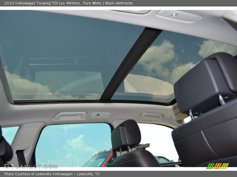 Sunroof of 2014 Touareg TDI Lux 4Motion