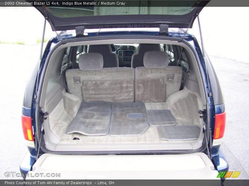 Indigo Blue Metallic / Medium Gray 2002 Chevrolet Blazer LS 4x4