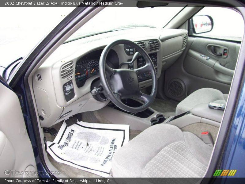 Indigo Blue Metallic / Medium Gray 2002 Chevrolet Blazer LS 4x4