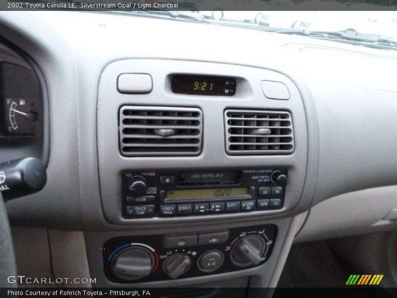 Silverstream Opal / Light Charcoal 2002 Toyota Corolla LE