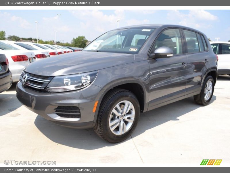 Pepper Gray Metallic / Black 2014 Volkswagen Tiguan S