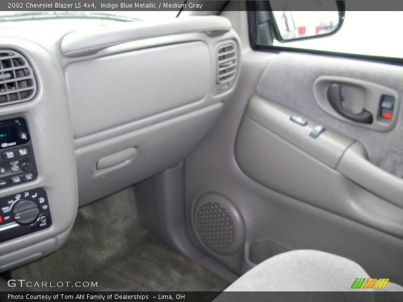 Indigo Blue Metallic / Medium Gray 2002 Chevrolet Blazer LS 4x4